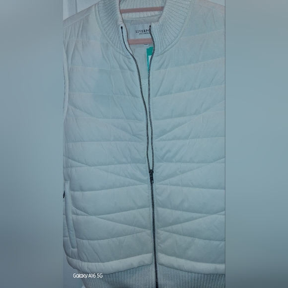 *NWT* White Quilted Vest by Liverpool - Picture 8 of 9